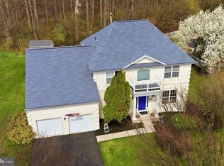 12 Wycklow Dr, Robbinsville, NJ 08691