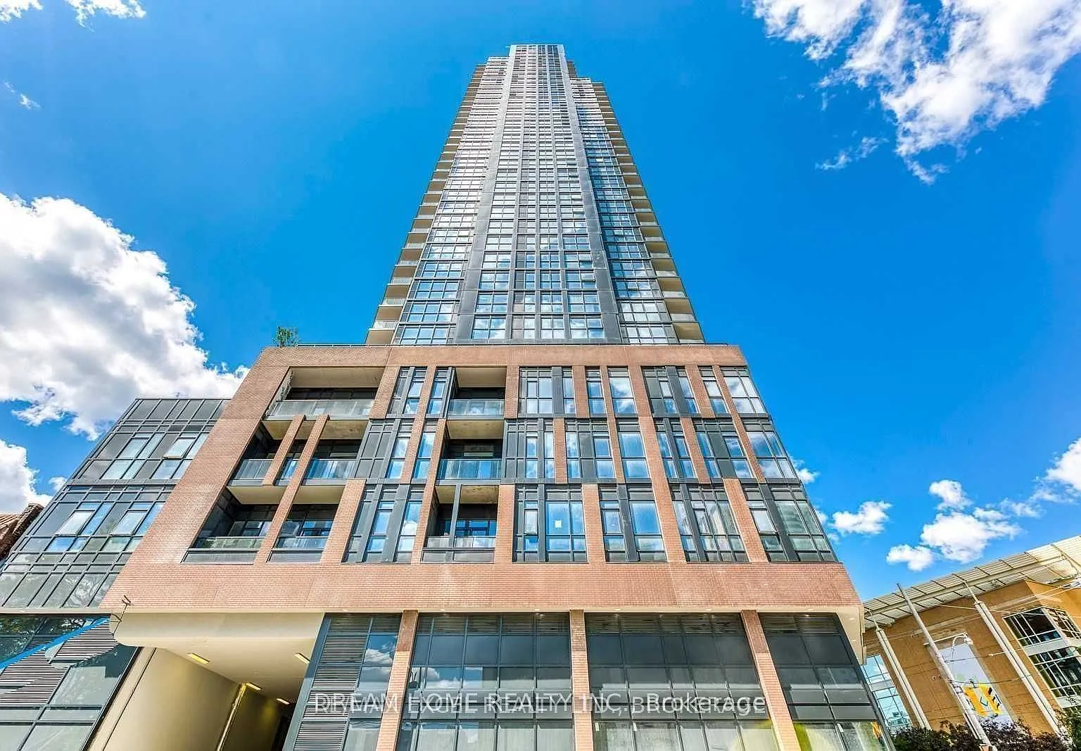 3 bed, $3,800 — Photo 1