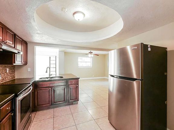 3rd image of 3180 NW 41st St