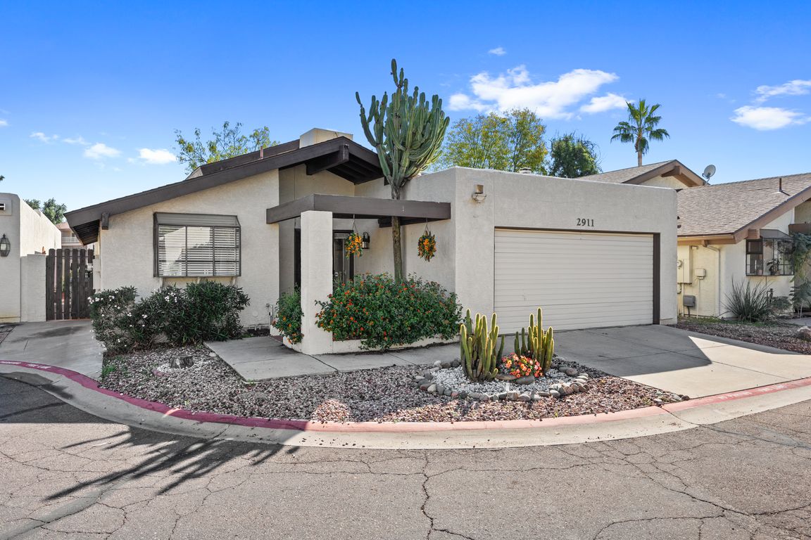 next background image