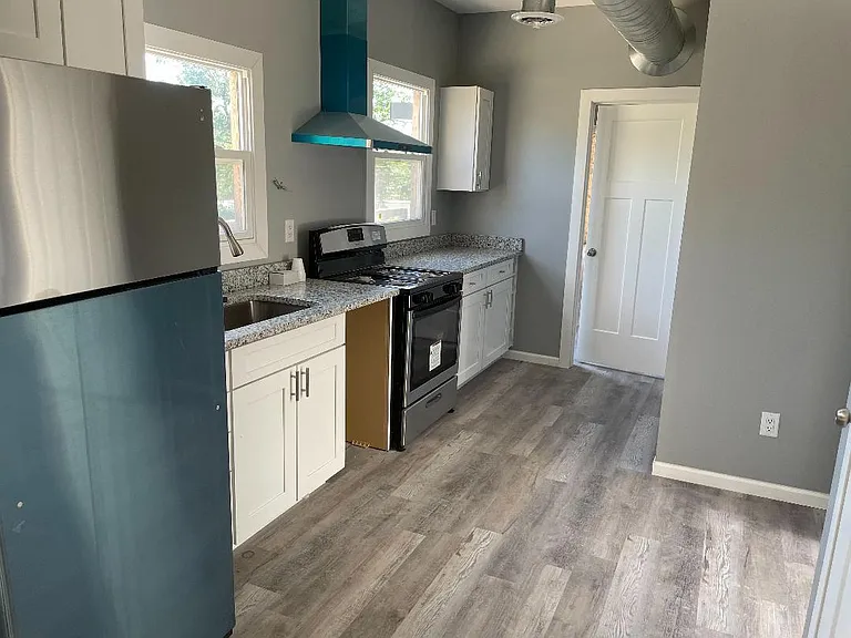 2 bedroom kitchen