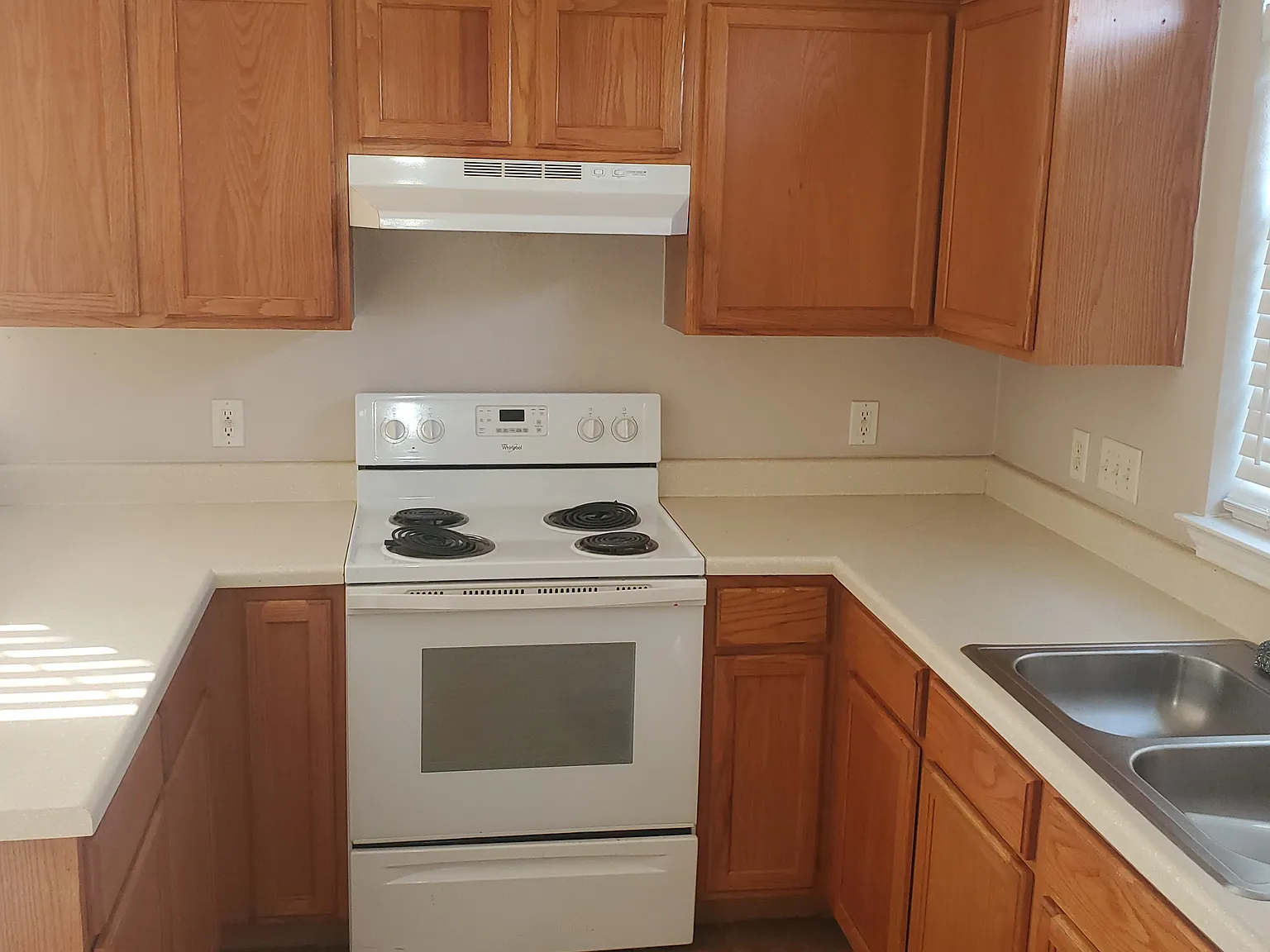 3 bed, 1100 sqft, $1,450 — Photo 4