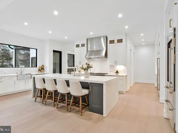 942 Dead Run Dr, Mc Lean, VA 22101