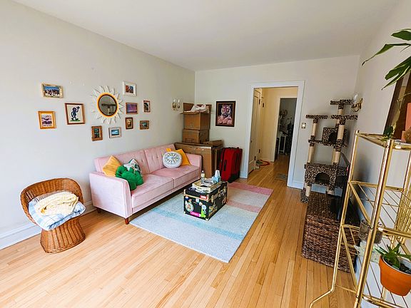 3rd image of 1500 W Chase Ave APT 3