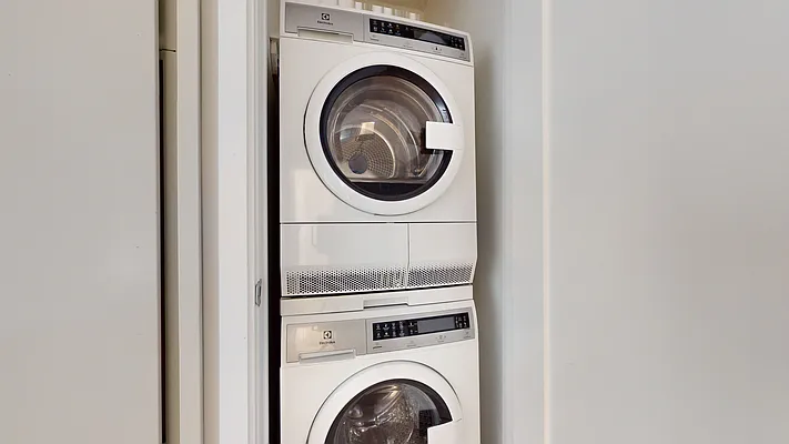 Rented by Bond New York | media 66