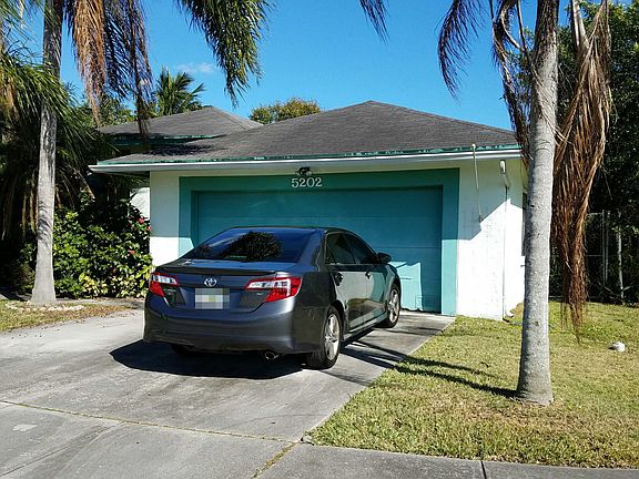 3rd image of 5202 NW 99th Ter