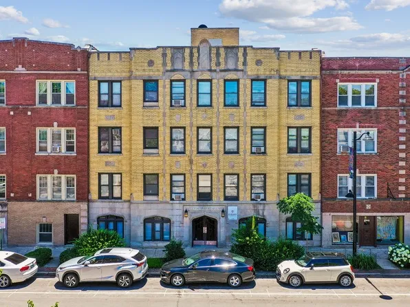Evelyn Apartments