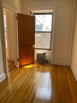 Rented by Georgine Podhorsky, LREB | media 36