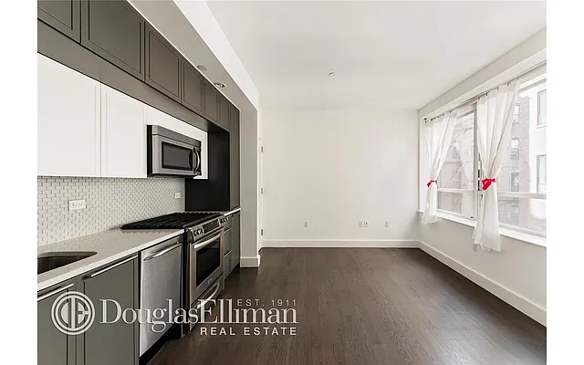 Rented by Douglas Elliman | media 25