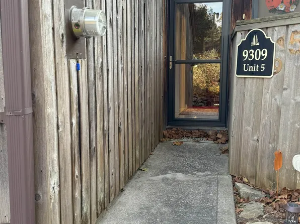 9309 S Pointe Lasalles Dr #5, Bloomington, IN 47401