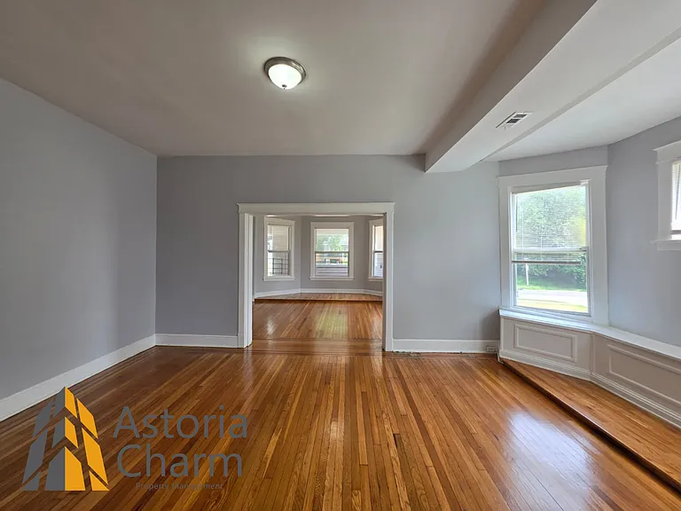 2206 Roslyn Ave #1 — Photo 1