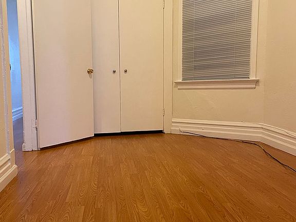 4th image of 17-19 Boardman Pl #1