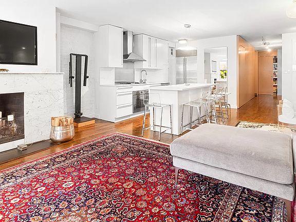 3rd image of 57 E 75th St APT 4