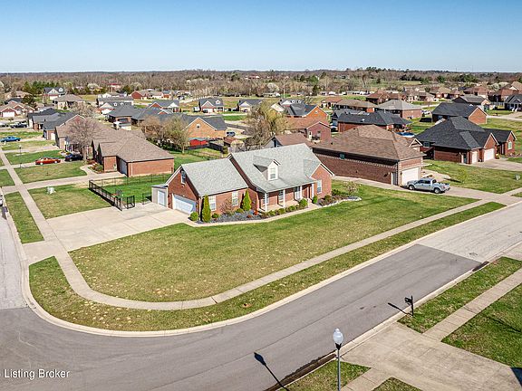 5th image of 978 Heritage Way