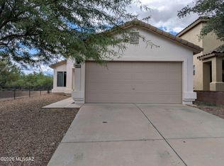 633 W Firehawk Dr, Green Valley, AZ 85614