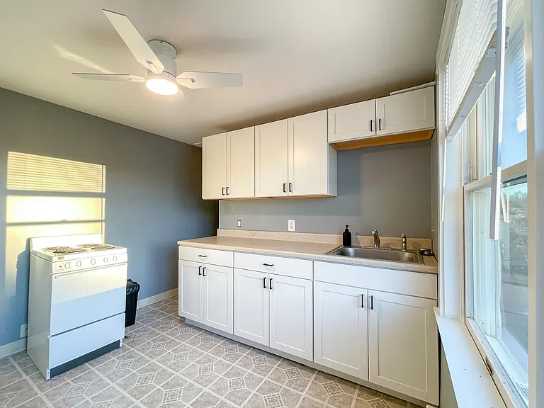 60 Pleasant St #3 — Photo 3