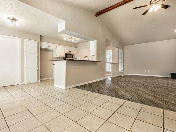3rd image of 2608 Fairfield Dr