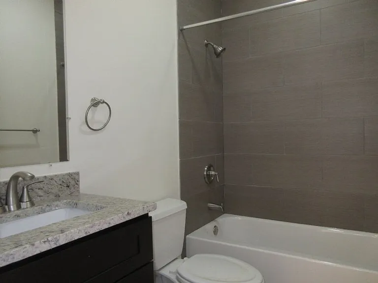1346-1348 W Howard St #3-1348 — Photo 8