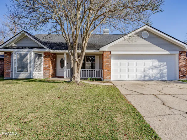 135 Pleasant View Dr, Lafayette, LA 70503
