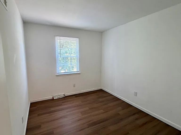 68 Village Dr — Photo 22