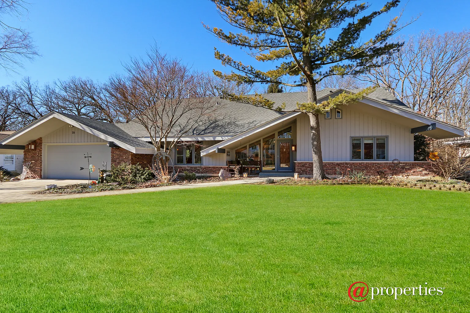 70 Elmwood Ln photo 1