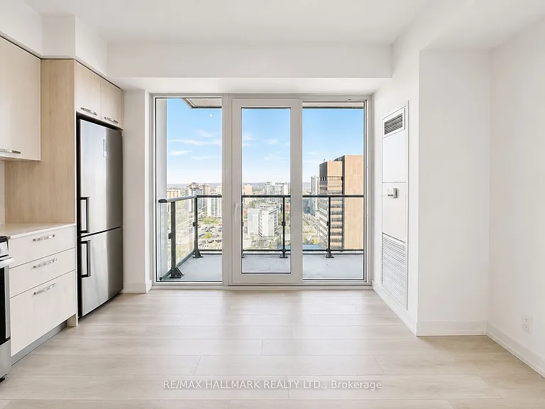 75 James St S #2202 — Photo 3