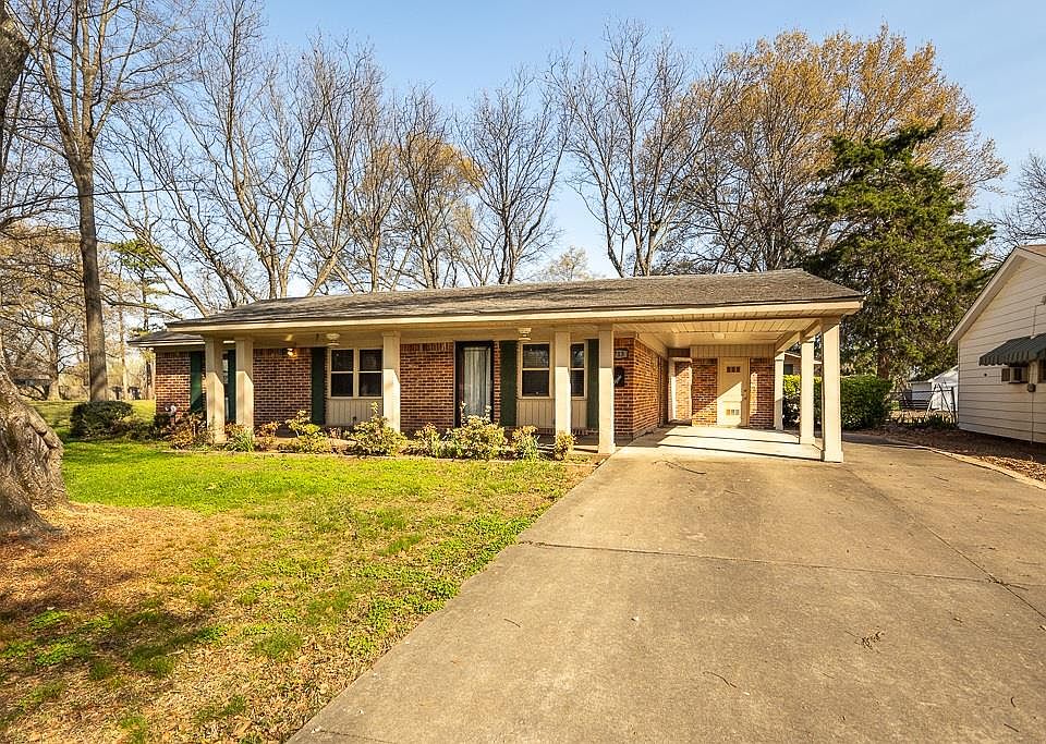 1st image of 713 Balfour Rd