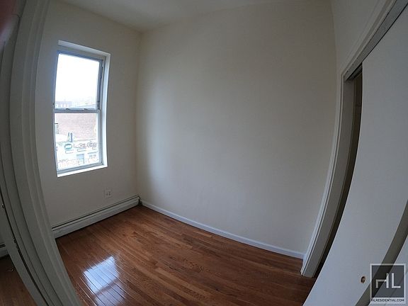 3rd image of 498 Flatbush Ave APT 2