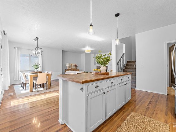 5th image of 3542 S Capulet Way