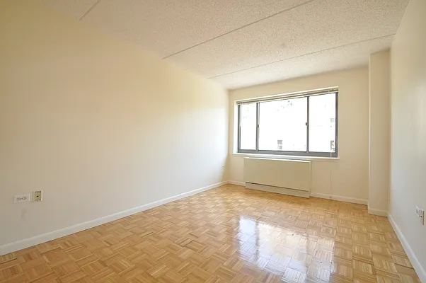 Rented by Lisa Management | media 19