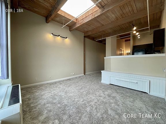 5th image of 306 W 8th St #712