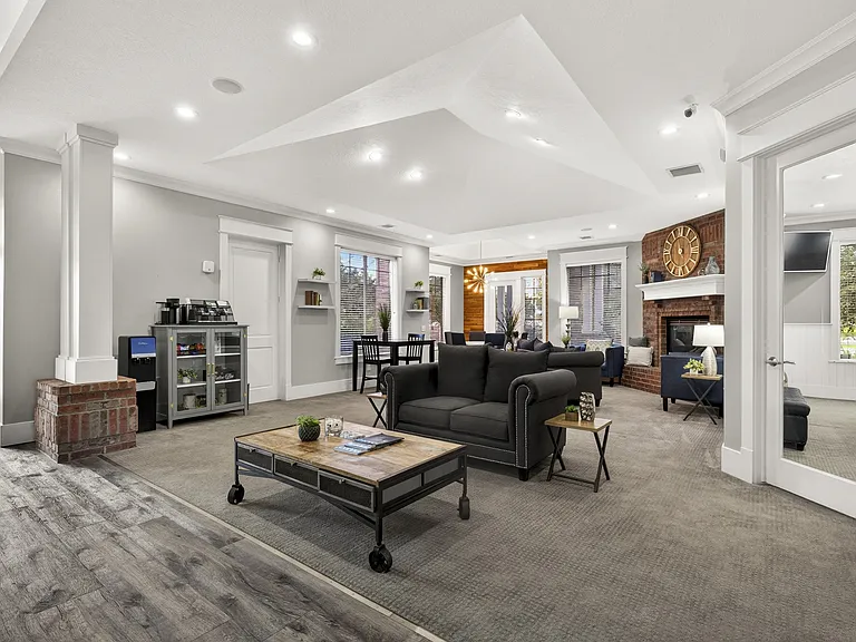 Eagles Landing Apartments — Photo 43