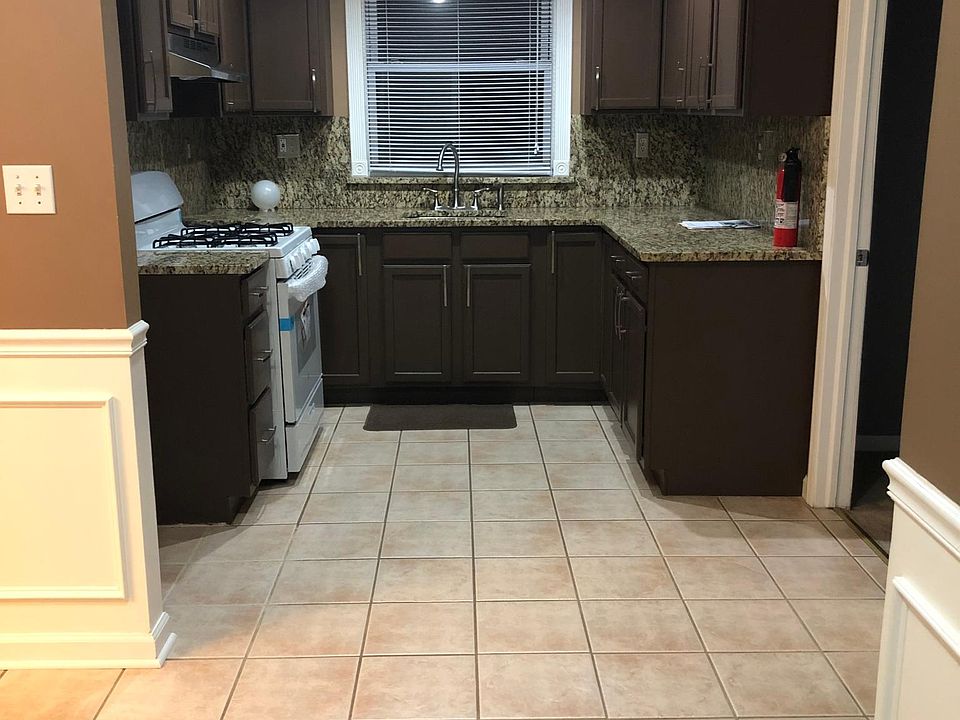 1st image of 194 N 15th St #1
