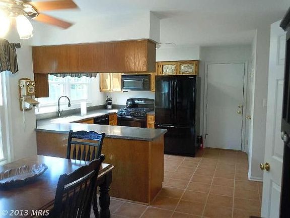 4th image of 5413 Staples Ln
