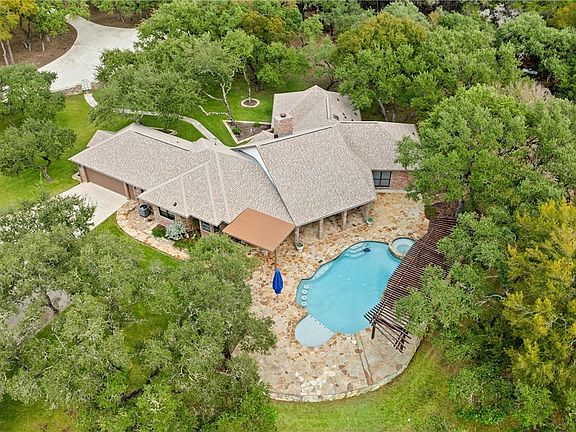 3rd image of 1071 Fieldstone