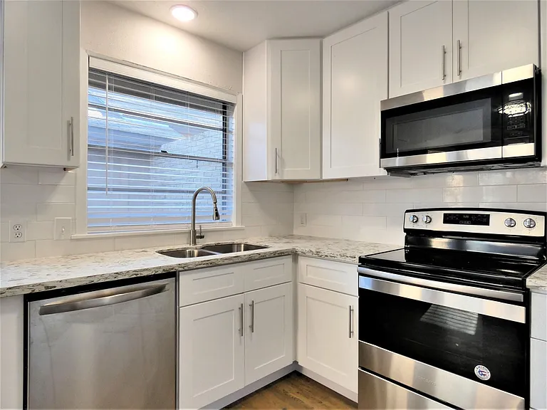 604 Golfview Dr — Photo 6