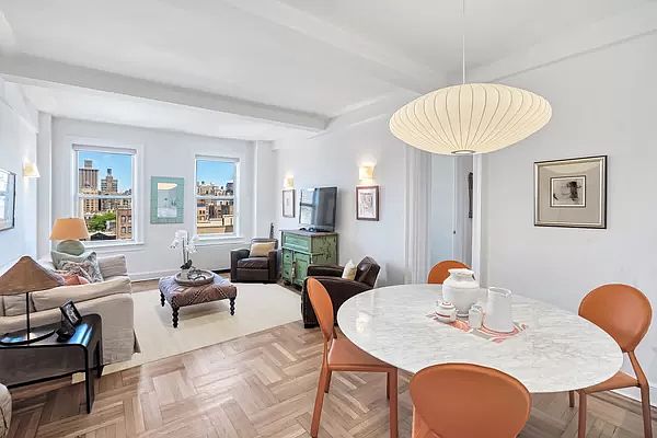 1st image of 171 W 79th St #104