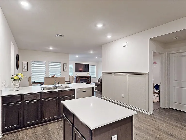 2109 Caraway Ct — Photo 3