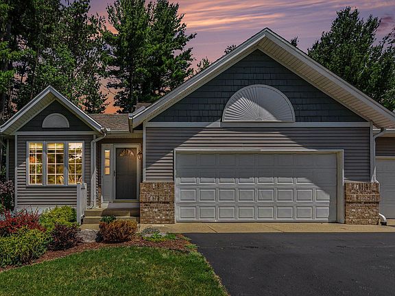 3rd image of 726 Glenvale Dr