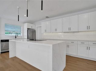 2206 SE 14th St, Pompano Beach, FL 33062