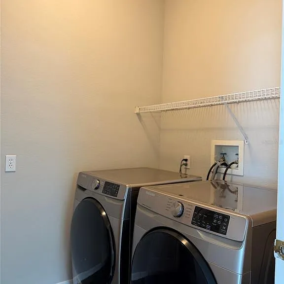 919 Grand Canyon Dr — Photo 5