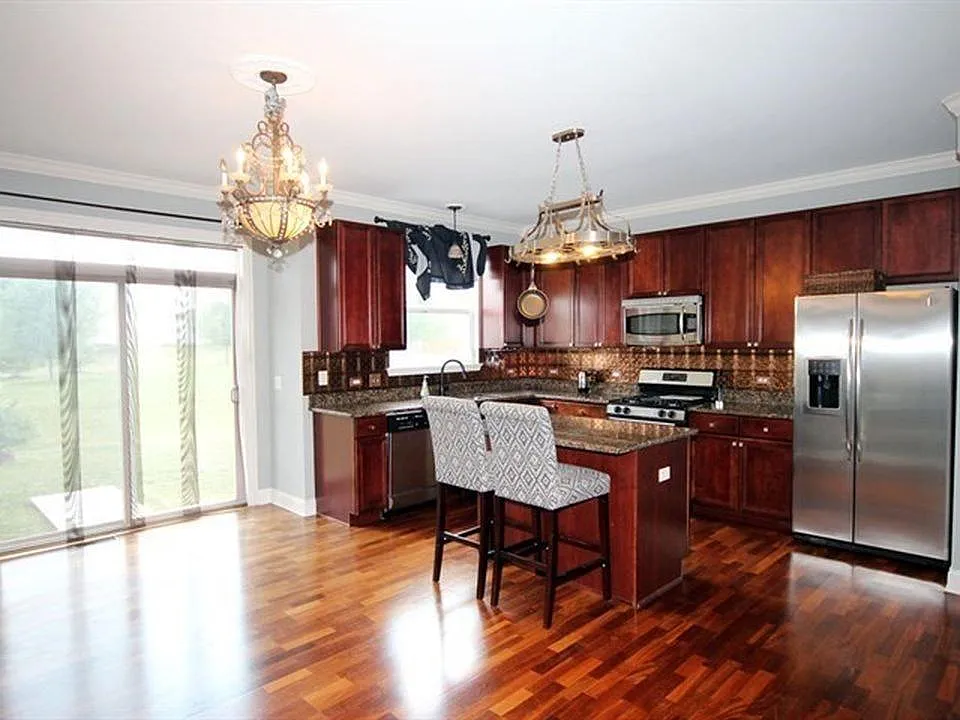 4 bed, 3431 sqft, $3,800 — Photo 4