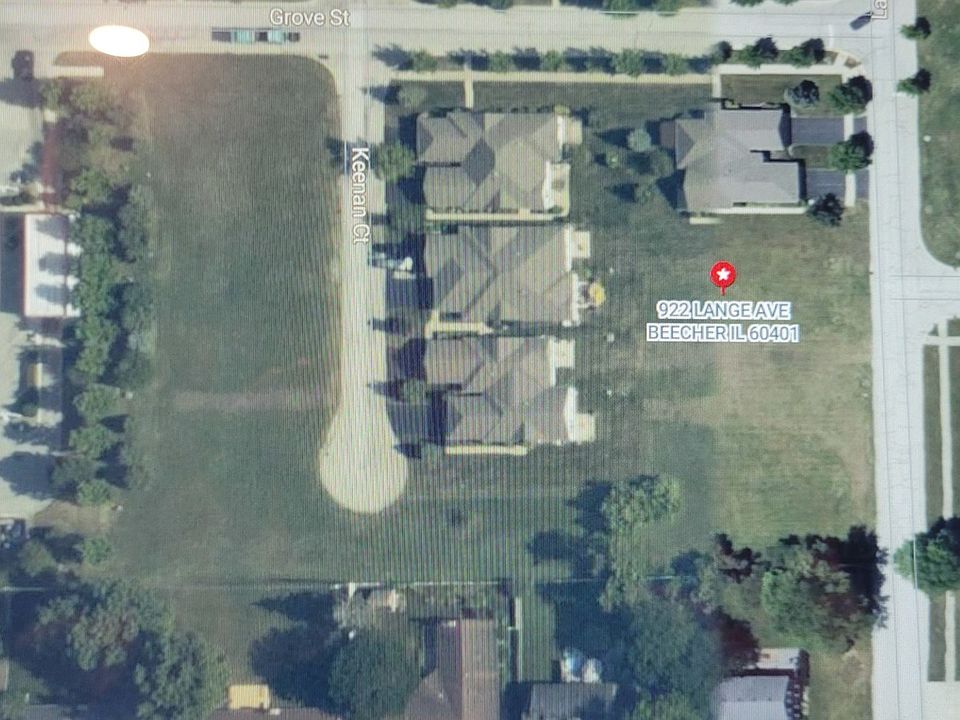 2nd image of 922 Lange Ave