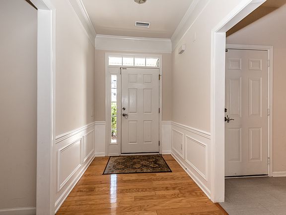 3rd image of 9114 Beaver Brook Way