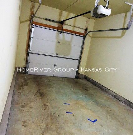 3rd image of 9417 N Lenox Ave