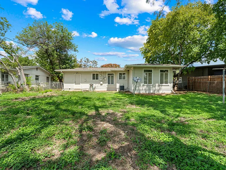 314 Barbara Dr — Photo 24