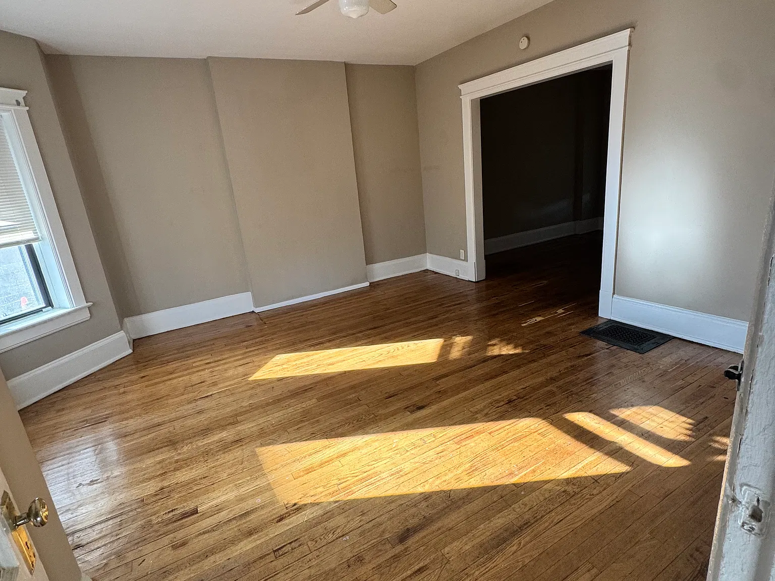 3 bed, 1500 sqft, $1,600 — Photo 2