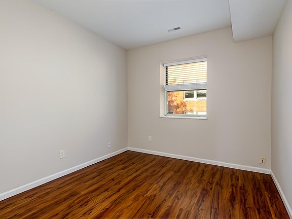 2nd image of 5438 Delmar Blvd