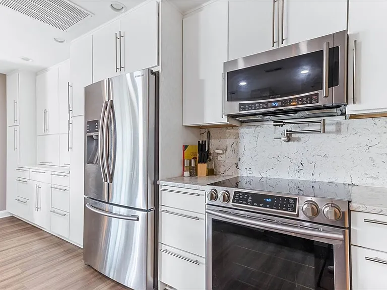 196 S Grant Ave #307 — Photo 4