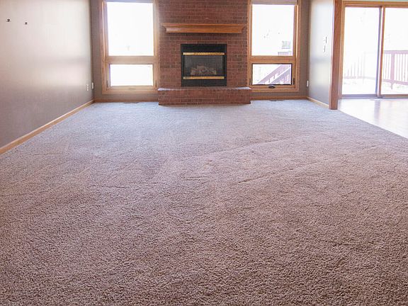 2nd image of 933 E Ridge Dr